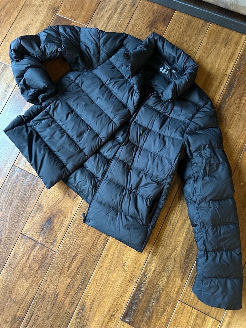 Uniqlo Women's Ultra Light Down Jacket Black Puffer Crop XS Full Zip Water Repel